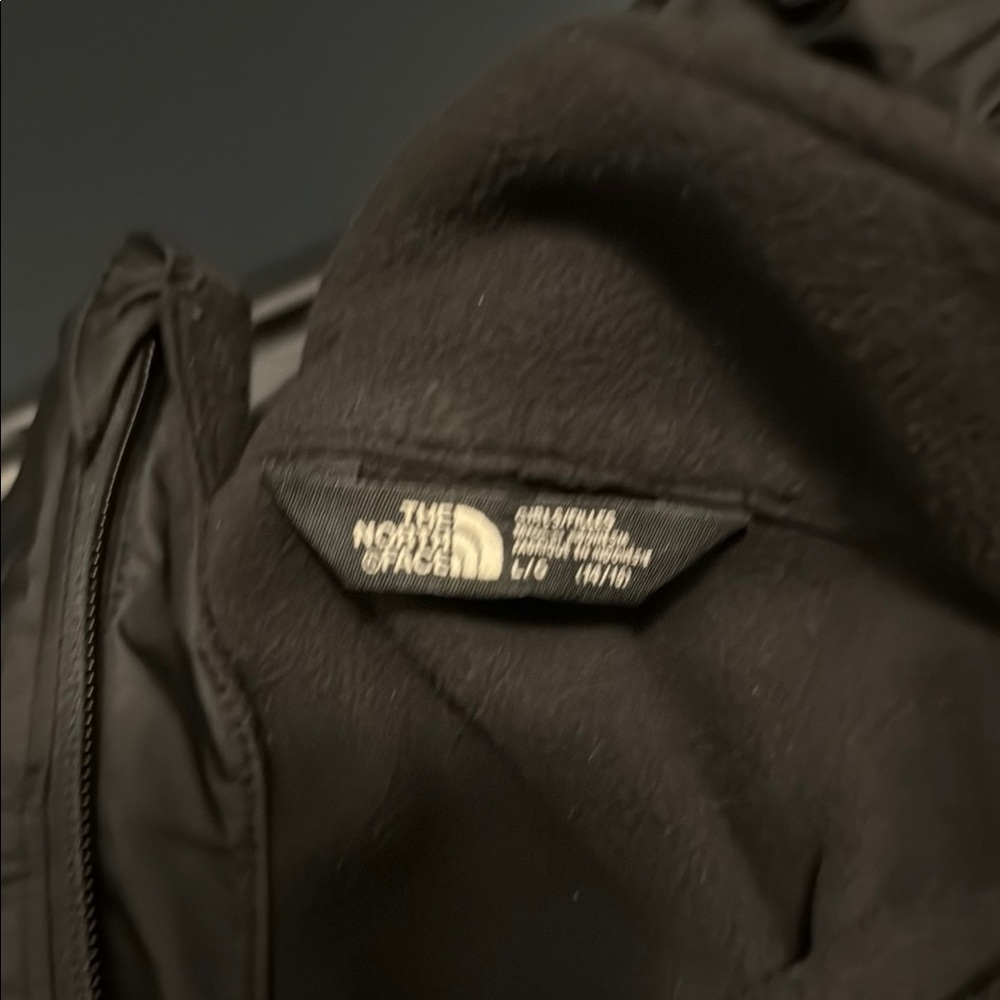 Two coats in one! The North Face Black Jacket, Girls Large (14-16) - Picture 3 of 4
